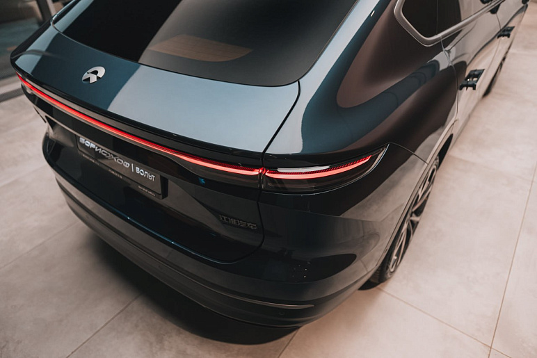 Паркинг с зарядкой — в каждый дом!