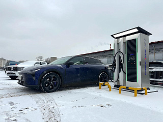 Безопасно ли заряжать электромобили в дождь и снегопад?