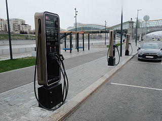 Зарядка по новым правилам: в Москве наводят порядок с ЭЗС. Кого это коснётся? 